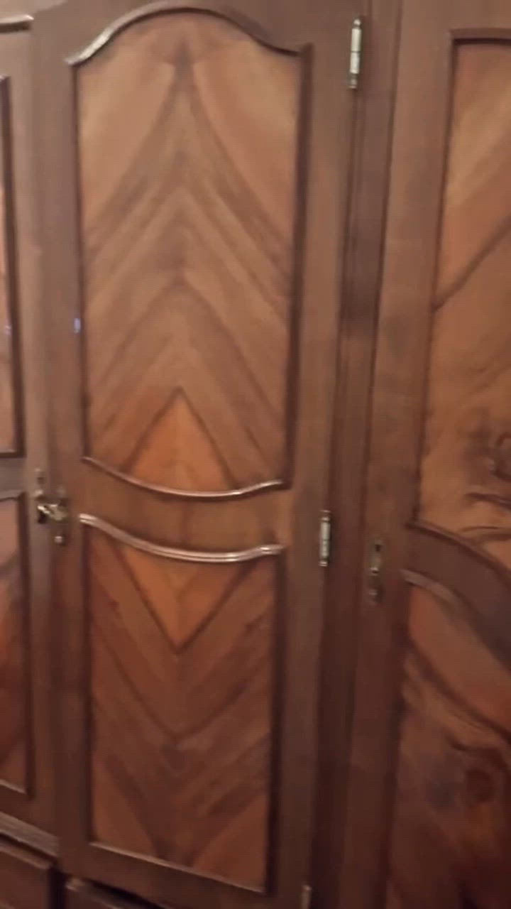 First photo of the property